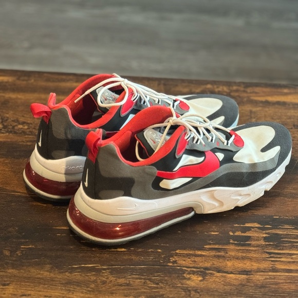 Nike Airmax React 270 - Picture 3 of 3